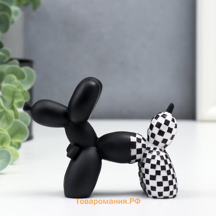 Сувенир полистоун "Чёрный воздушный шарик - собака, шахматка" 9х4,5х11 см